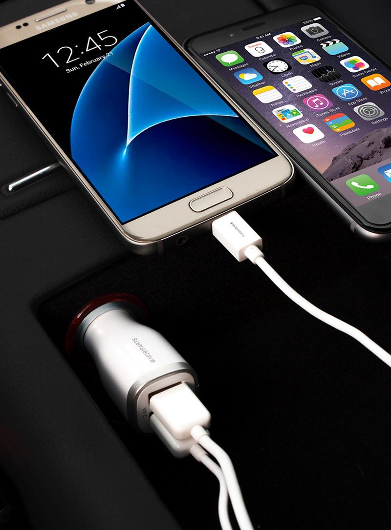 Mobiparts Car Charger Dual USB 2.4A + Lightning Cable White
