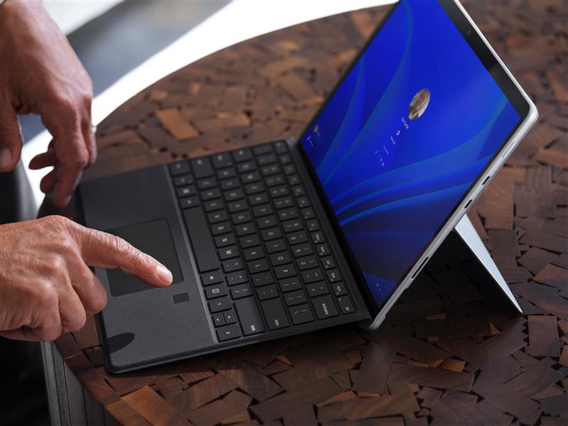 Microsoft Surface Pro Signature Keyboard with Fingerprint Reader Zwart Microsoft Cover port AZERTY Belgisch