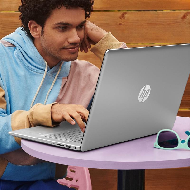 HP 17.3 F-HD IPS i7-1255U/ 16GB / 512GB / W11H
